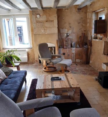 Nogent-le-Rotrou House | Pet-Friendly Retreat at Le gîte des pierres - Rated 9.1/10