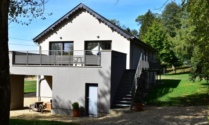 Attert Apartment | Family-Friendly Retreat at Le gîte du Bois de Loo, 4 Stars