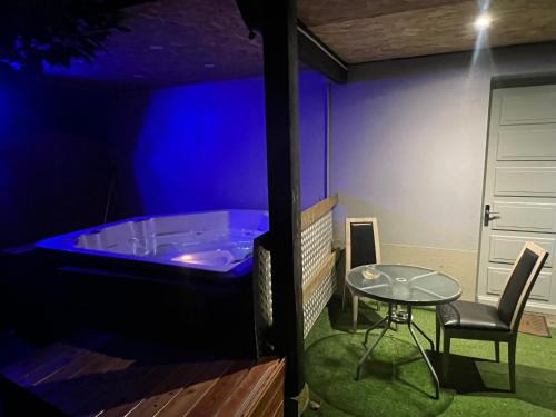 Paroisse Saint-Augustin-de-Chaux House | Discover Le gîte du cavalier: Eco-Friendly Retreat with Hot Tub