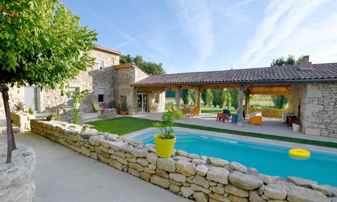 Sainte-Gemme Villa | Elegant Le Gîte du Taureau: 4-Star Oceanfront Escape