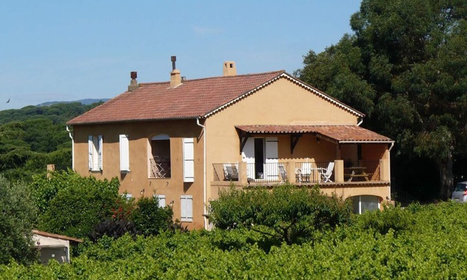 Gassin House | Family-Friendly Retreat at Le Gîte Olivier in Gassin