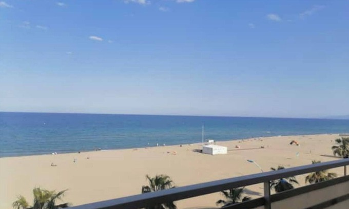 Saint-Nazaire Apartment | Le Galion: Beachfront Family Escape with Parking