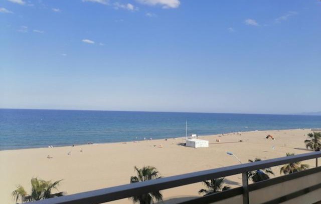 Mediterranee Apartment | Beachfront Le Galion: Family-Friendly Stay with Parking