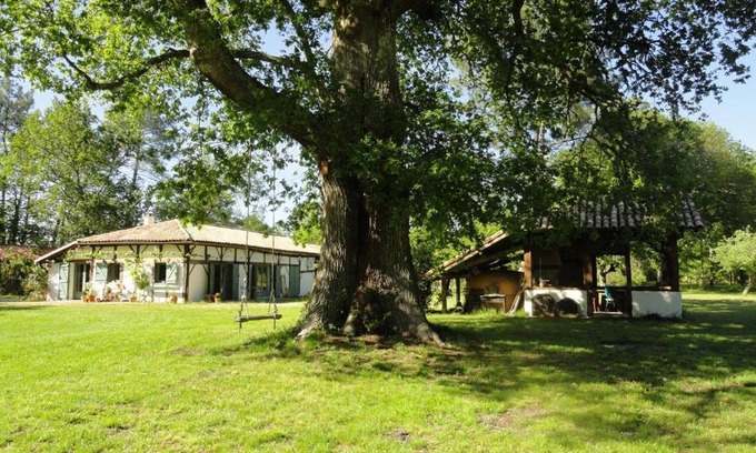 Luglon House | Inviting Stays at Le Gite de Marquin with Pool Amenities