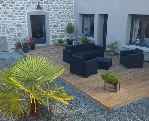 Reville House | Oceanfront Getaway at Le Gite de Sandrine - Rated 10/10