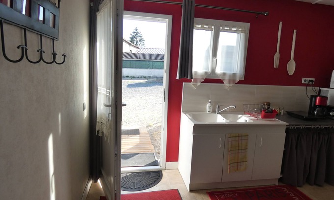 Beaumont Saint-Cyr Bed & Breakfast | Family-Friendly Stay at Le Gite du Relais du Clain
