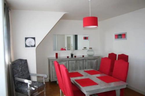 Sarzeau Apartment | Discover Le Goéland: Family-Friendly & Pet Welcome Retreat