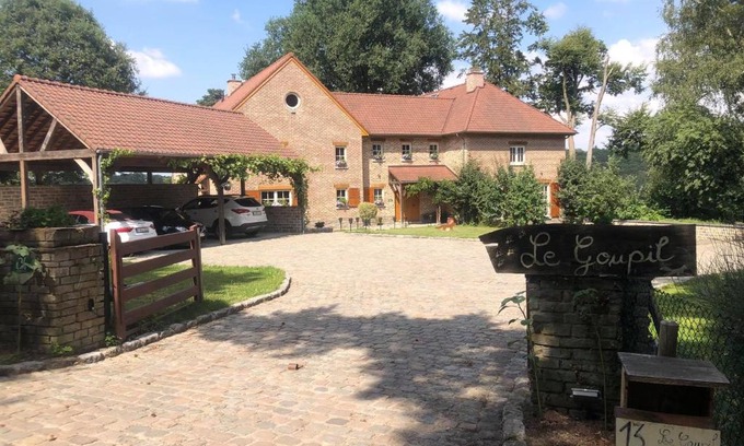 Wavre House | Discover Le Goupil: Family-Friendly with Pool & Dining