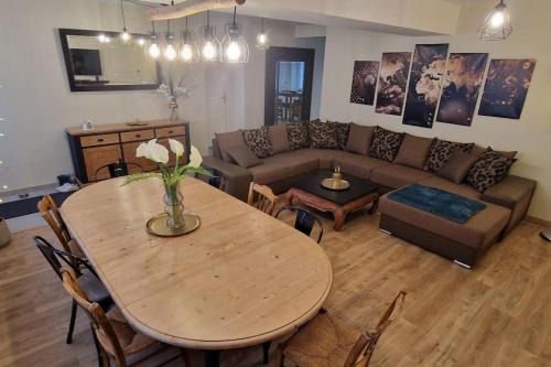 Appoigny Apartment | Family-Friendly Retreat at Le Grand Bourgeois Hotel