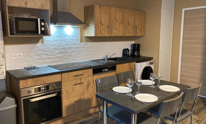 La Roche-sur-Yon Apartment | Family-Friendly Stay at Le Grand Fabre - Rated 8.9/10