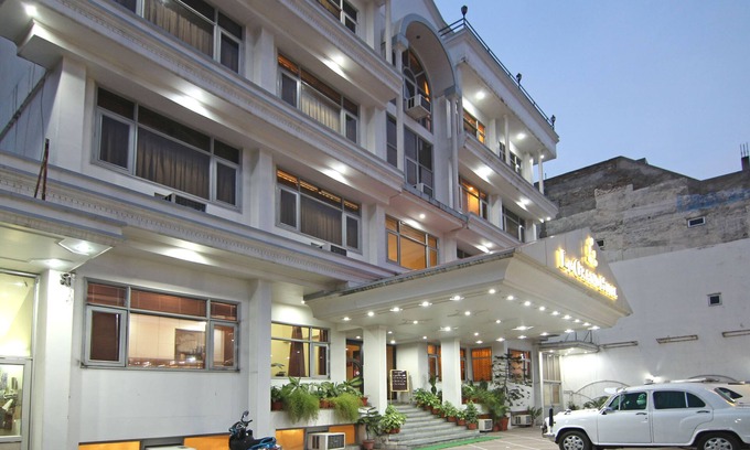 Mayapur Hotel | Ideal Stay at Le Grand Hotel: Family-Friendly Amenities Await