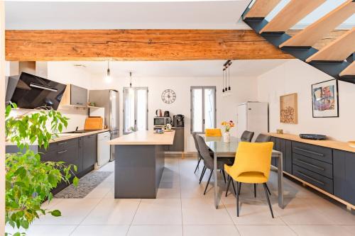 Castanet-Tolosan Apartment | Le Grand Jany Spacious T4 with Terrace