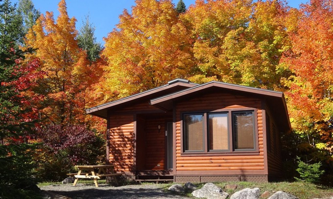 Saint Donat Apartment | Discover Le Grand R: 4-Star Retreat with Pool & Dining