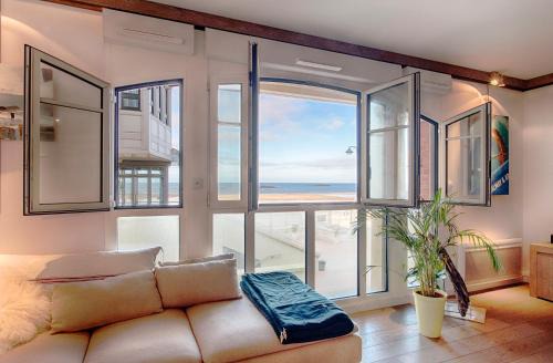 Courtoisville-Sillon-Moka Apartment | Indulge at Le Grand Sillon - Oceanfront Views & Family-Friendly