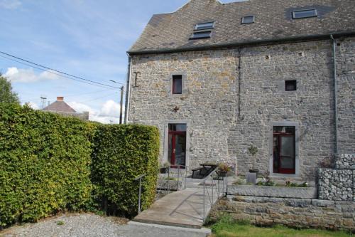 Mettet House | Inviting Le Grenier de la Floye - Gîte Coquelicot with Pool