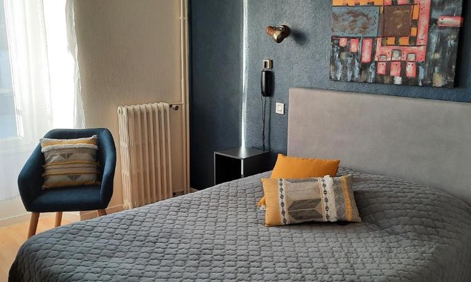 Ambrieres-les-Vallees Hotel | Discover Le Gue de Genes: Pet-Friendly Family Retreat