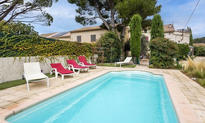 Vedene House | Le Guiguet - Mas provençal avec piscine pour 10