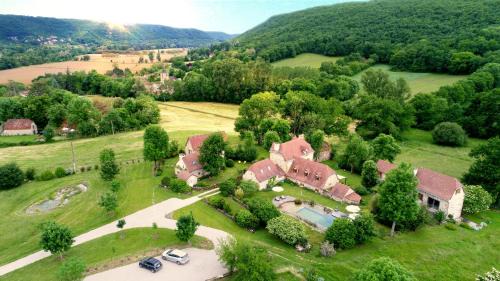 Frontenac Bed & Breakfast | Experience Oceanfront Bliss at Le Hameau du Quercy
