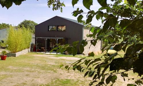 Chambretaud House | Family-Friendly Gîte Near Puy du Fou - Rated 8.9/10