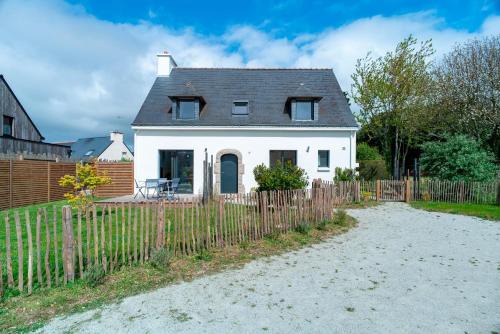 Locmariaquer Apartment | Le Haut du Nelud - Appt dans maison avec jardin