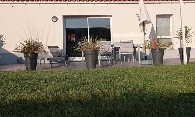 Olonne-sur-Mer House | Le havre des Sables: Pretty, bright, quiet single-storey house with garden