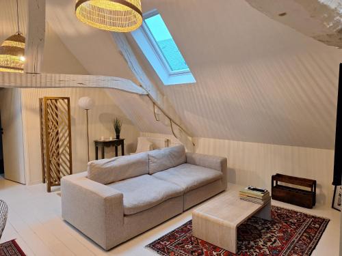 Saint-Valery-en-Caux Apartment | Scenic Oceanfront Retreat at Le Henry IV with Family Amenities
