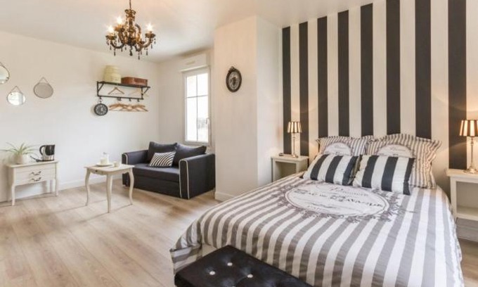 Douvres-la-Delivrande Bed & Breakfast | Discover le jardin de Camille: Guest Rated 8.6/10
