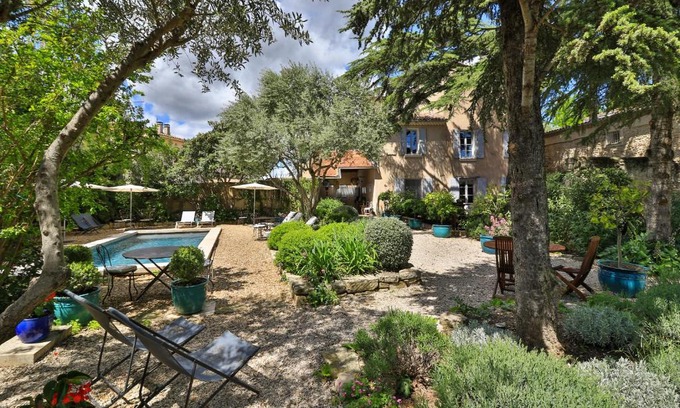 Mazan Bed & Breakfast | Indulge at Le Jardin de Mazan - 4-Star Oceanfront Bliss