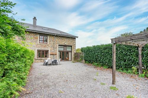Jupille House | Discover Le Jardin du Vieux Moulin 6A - Family & Pet Friendly