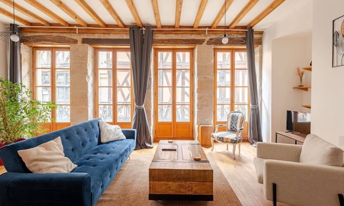 Old Town Apartment | Stay at LE JFK: Contemporary Elegance with Family Amenities