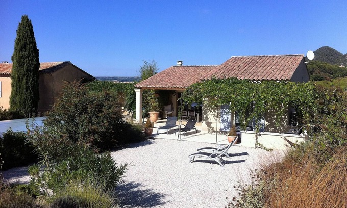 Sablet House | Discover Le Jiassol: Guest Rated 9.8 with Pool & Breakfast