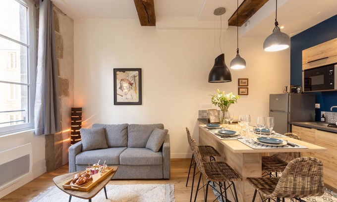 Intra Muros Apartment | Explore Le Kodama: Central St Malo with Oceanfront Views