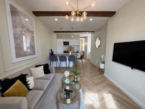 Macon Apartment | Elegant Le Lamartine with River Views and Bathtub Retreat