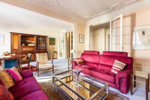 Grenelle Apartment | Le Laos - Tour Eiffel - Metro 6 Cambronne