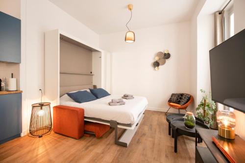 Sens Apartment | Le Laurencin Sens - Le Seventies: 9/10 Guest Rated Escape