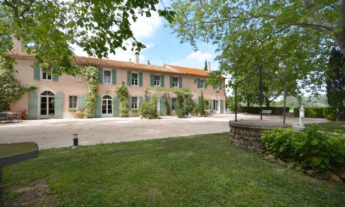 Saint-Martin-de-Crau House | Le Laurier: Oceanfront Retreat with Pool & Kid-Friendly Fun
