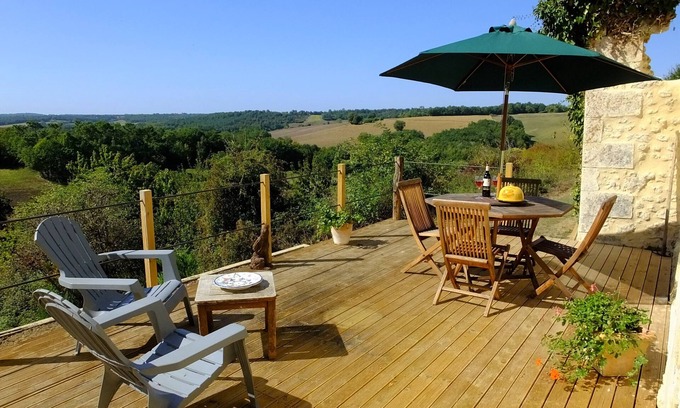 Montmoreau-Saint-Cybard House | Experience Le Lievre: Perfect Gite for Two with Breakfast