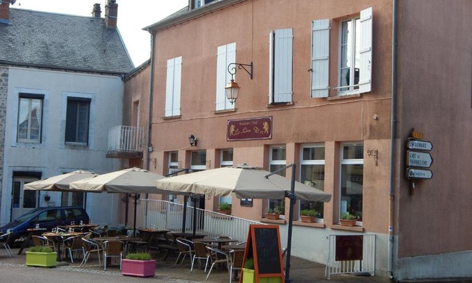 Ouroux-en-Morvan Hotel | Exceptional Stay at Le Lion D'or: Pet Friendly & Dining