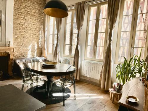 Old Town Apartment | Experience Historic Elegance at Le Lion des Ducs, Dijon