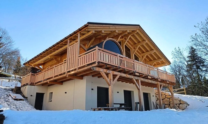 Crest-Voland House | Discover LE Lodge Charvin - Crest Voland with Spa & Breakfast