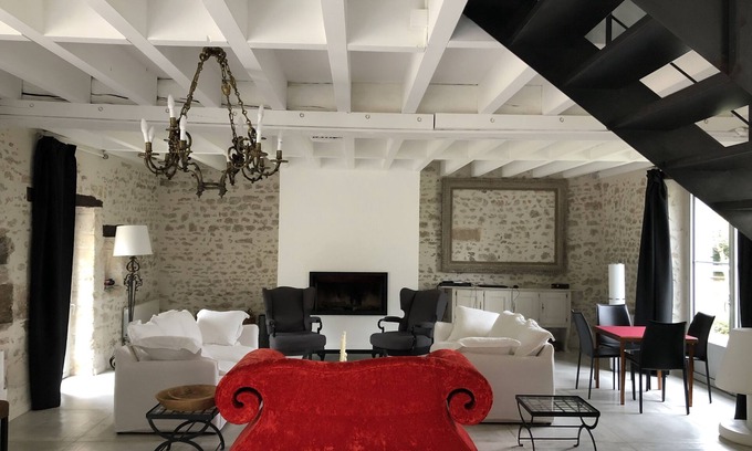 Les Etilleux Villa | Heated Pool Villa with Jacuzzi and Ocean View