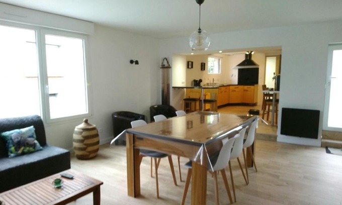 Saint-Nicolas-d'Aliermont Apartment | Discover Le Loft: Pet-Friendly Stay with Breakfast & Kids