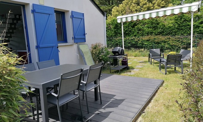 Sarzeau House | Peaceful Le Logeo: Golf, Ocean Views & Family-Friendly Stay