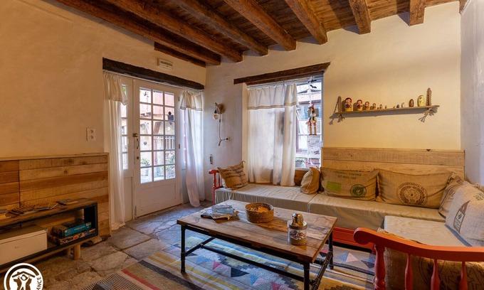 Billom House | Elegant Le Logis D'hestia: Guest Rated 9.6, Family-Friendly