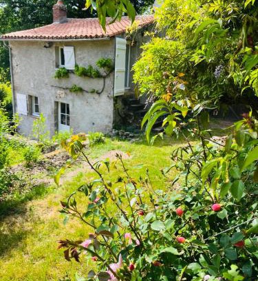 Mortagne-sur-Sevre House | Le Logis de Bouchet
