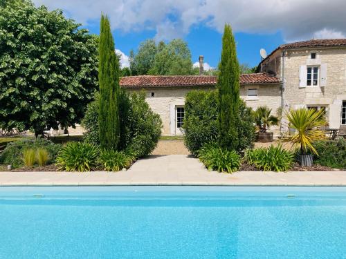 Nercillac House | Oceanfront Retreat at Le Logis de la Soloire - Rated 9.6/10