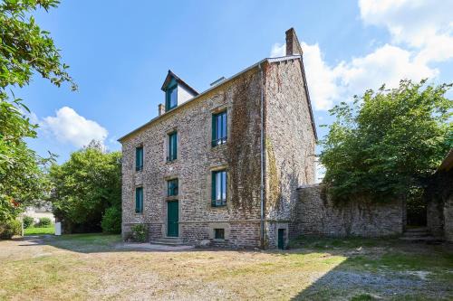 Lassy House | Family-Friendly Le Logis du Clergé - Ideal for 15 Guests