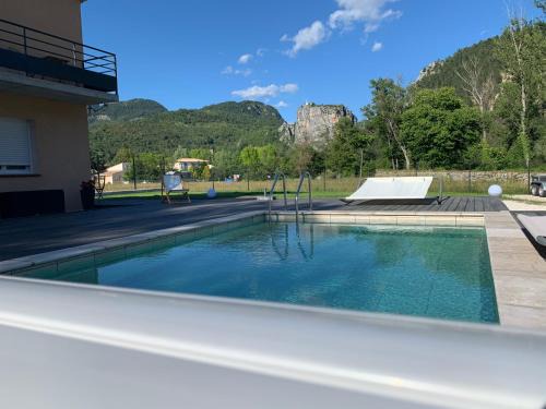 Castellane House | Scenic Getaway at Le long du Verdon with Ocean Views