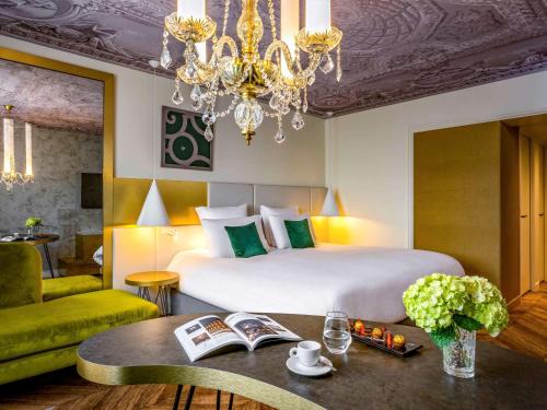 Saint-Louis Hotel | Elegant Mgallery Le Louis Versailles Château with Spa & Views
