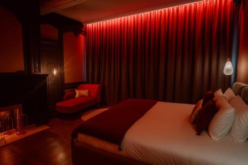 Vitre House | Le Love Castel